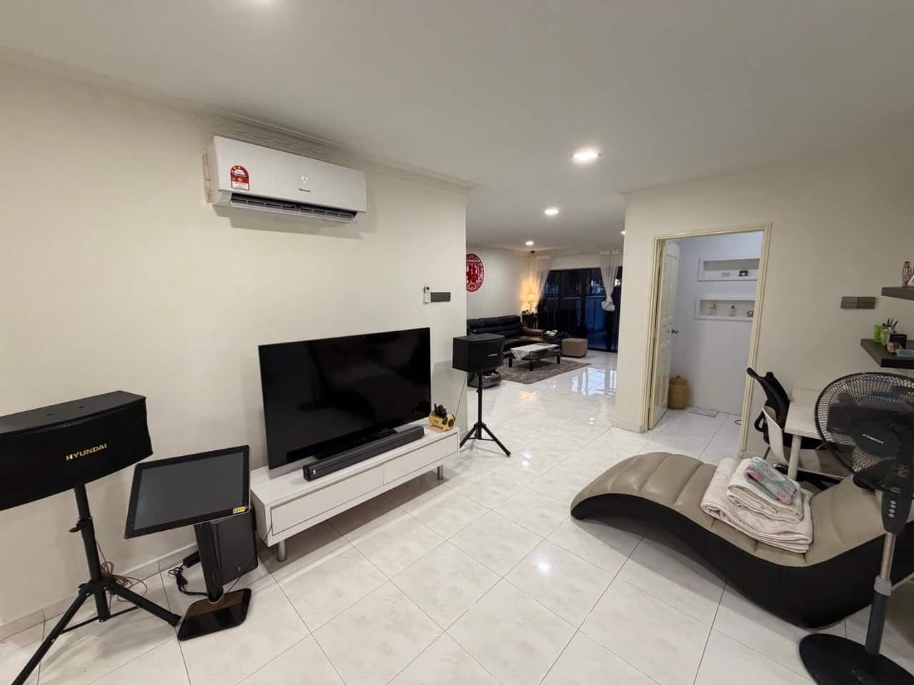 1 Storey Terrace / Corner House Taman Molek 3