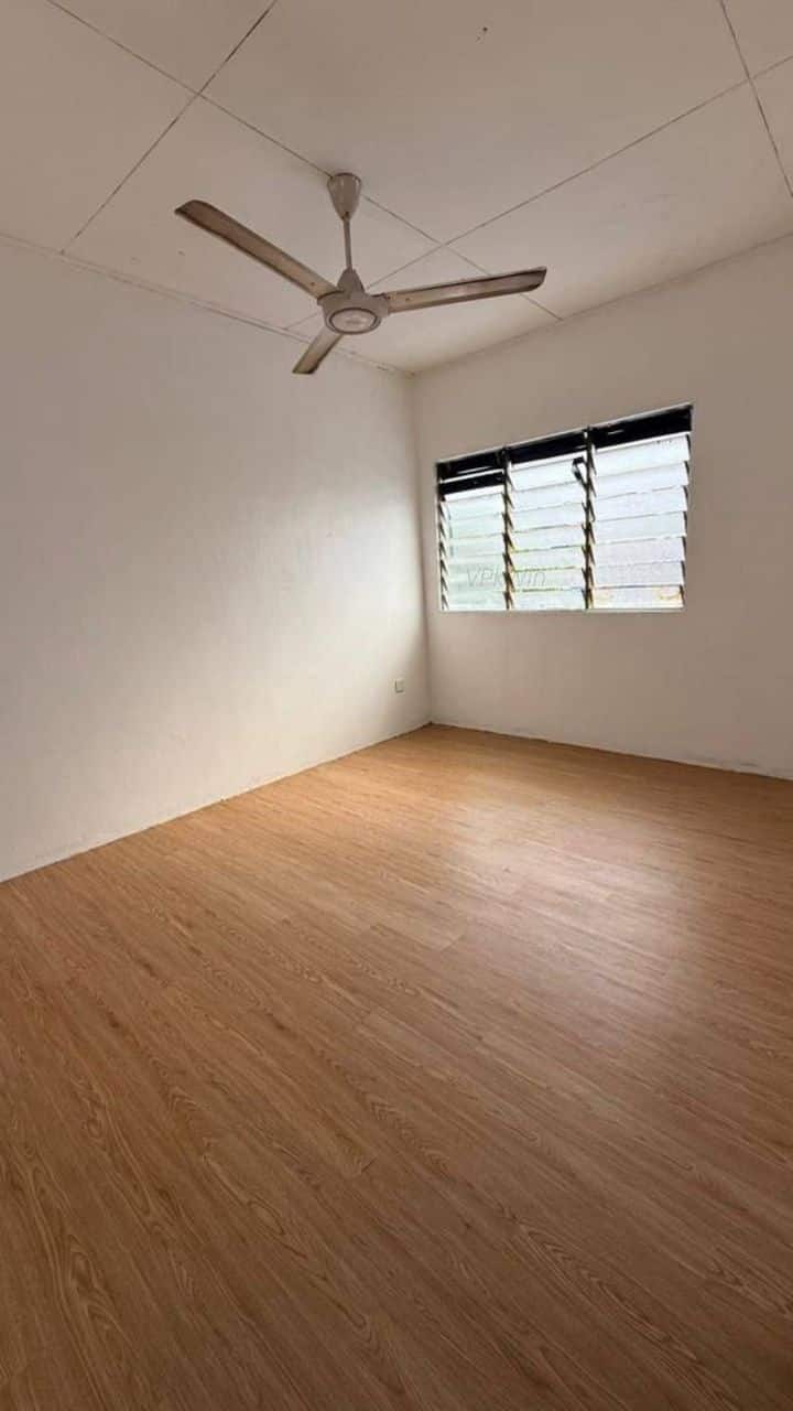Double Storey Low Cost Terrace House Jalan Makmur, Taman Damai Jaya 6