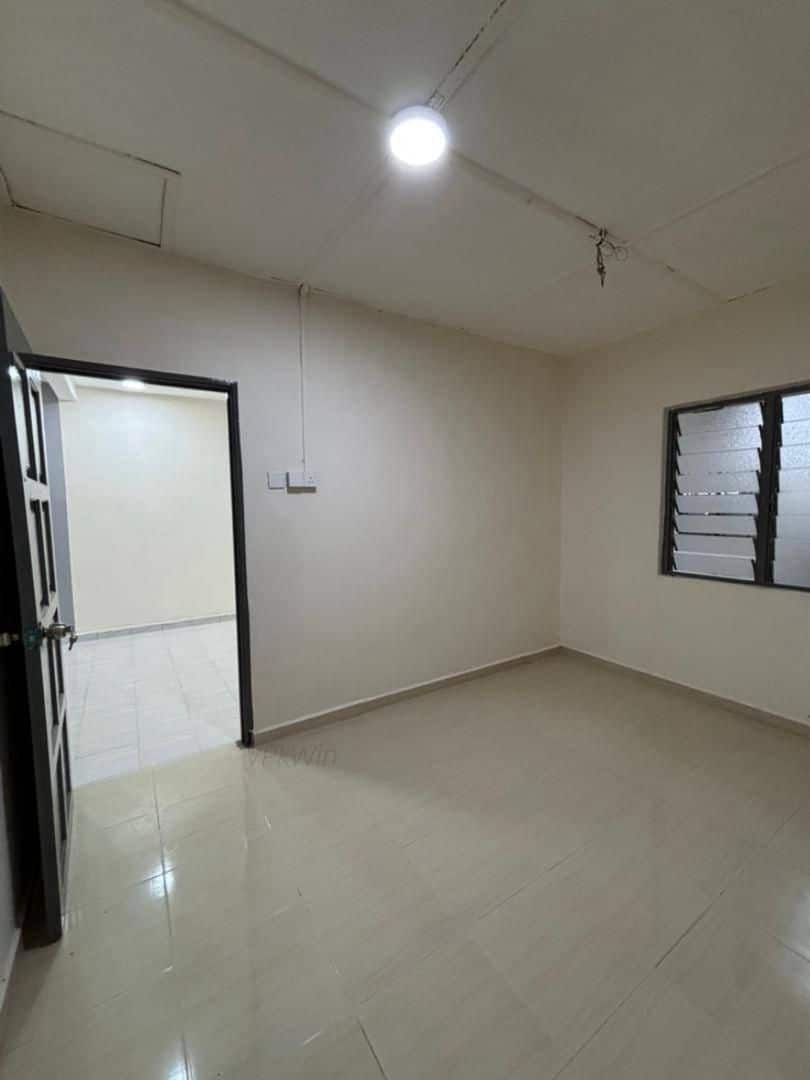 Single Storey Low Cost Terrace House Jalan Pakis 1x, Taman Sri Pulai 7
