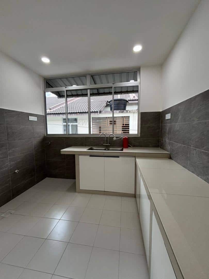 Townhouse Taman Scientex 9