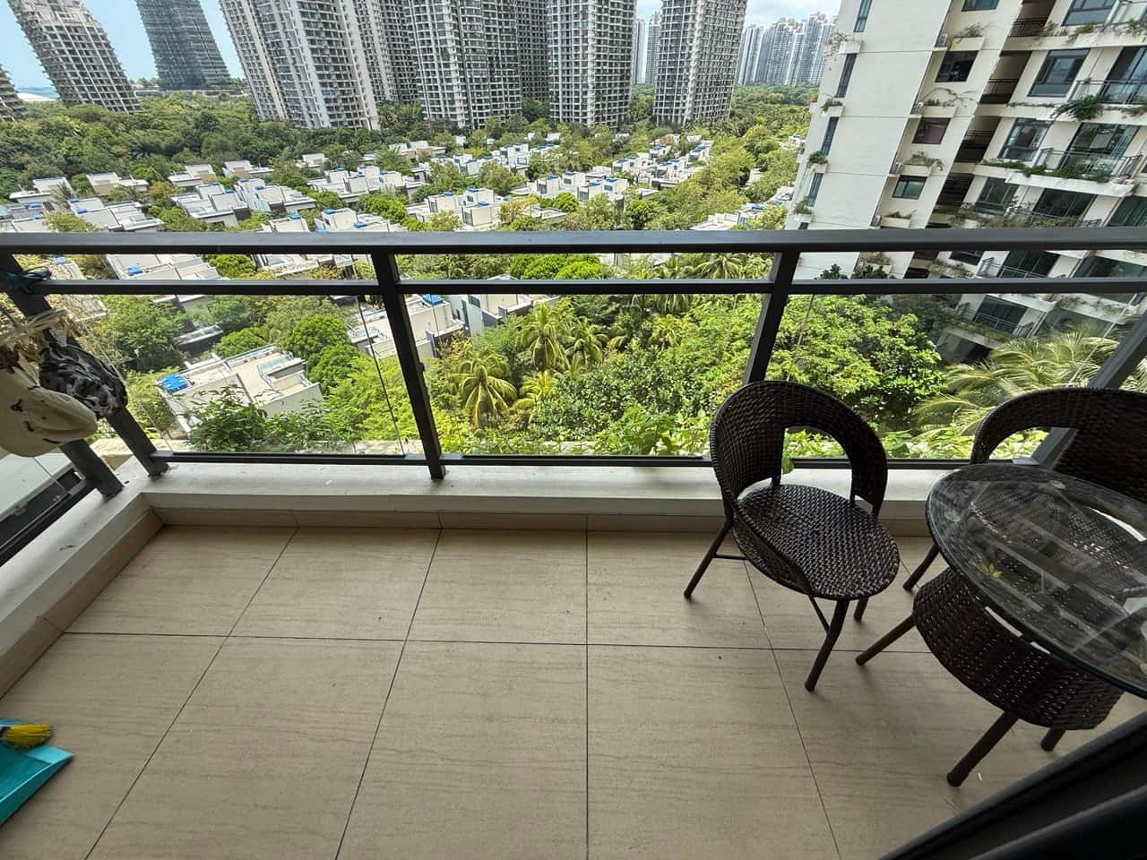Condo Forest City 6