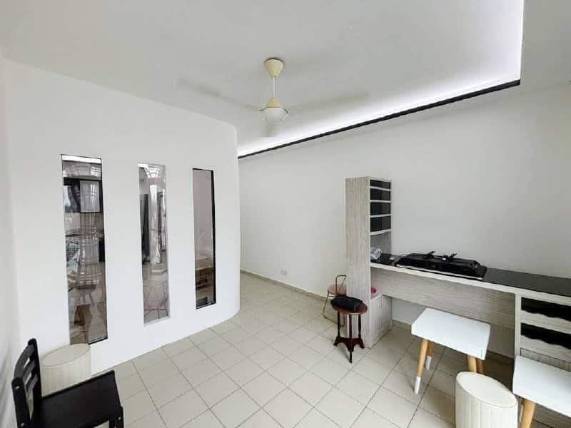Lake View Suites Mount Austin 3