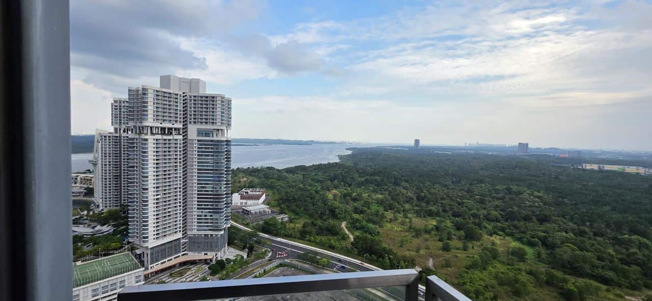 Duplex Corner Unit Puteri Harbour 2