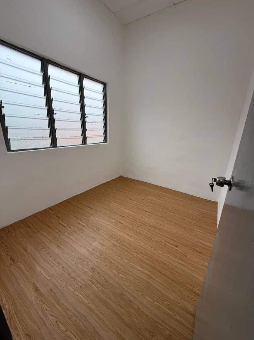 Low Cost Flat Taman Pulai Utama 5