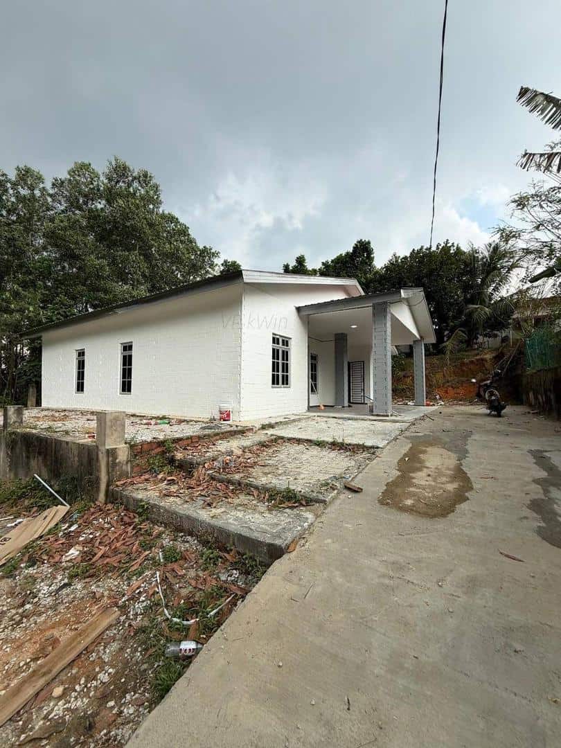 Single Storey Bungalow Jalan Banjaran 1x, Kempas Baru