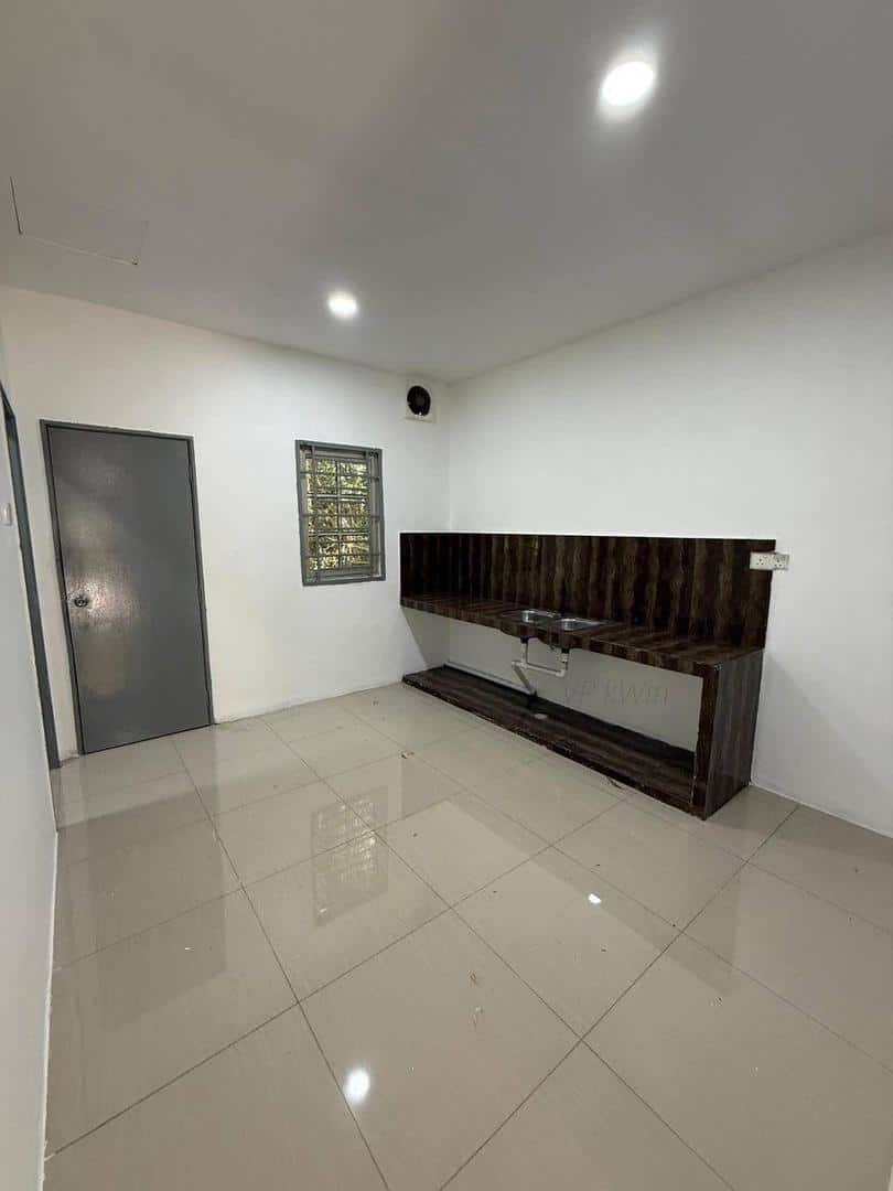 Single Storey Bungalow Jalan Banjaran 1x, Kempas Baru 4