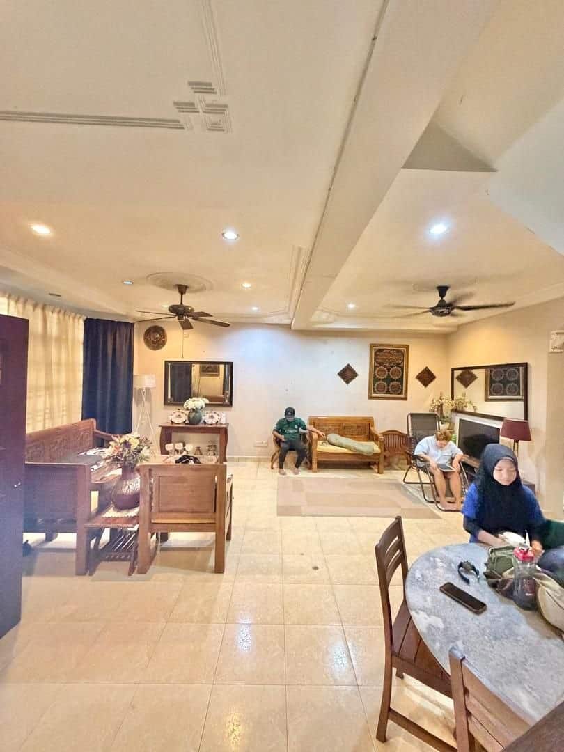 House Taman Desa Tebrau 2
