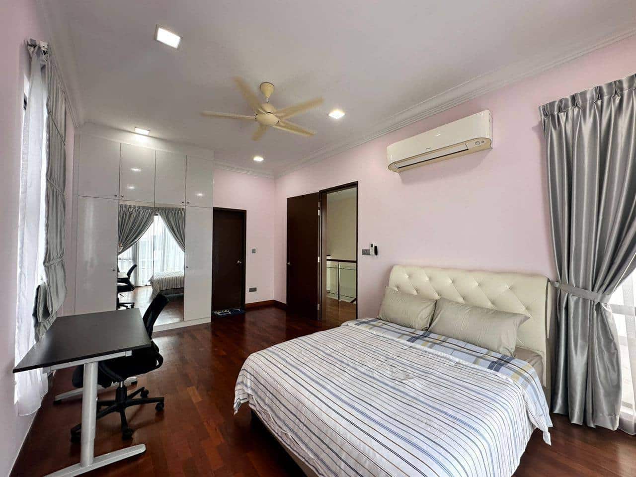 Three Storey Cluster Canal Garden South Horizon Hills 5