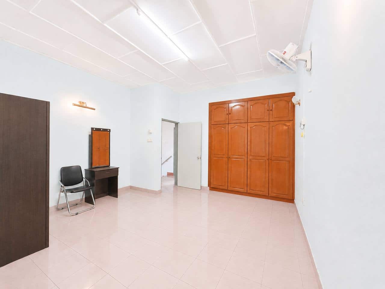 Intermediate Lot Permas Jaya 3