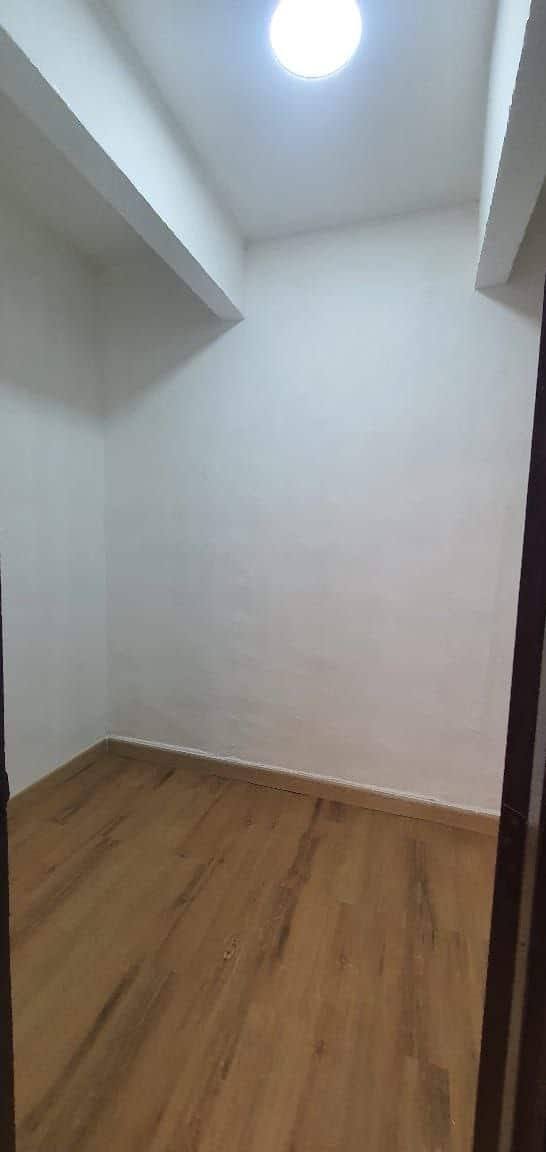 Ground Floor Air Biru 9