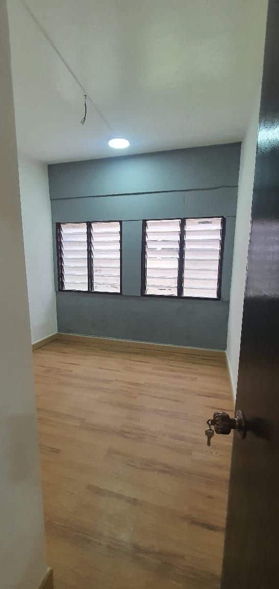 Ground Floor Air Biru 5