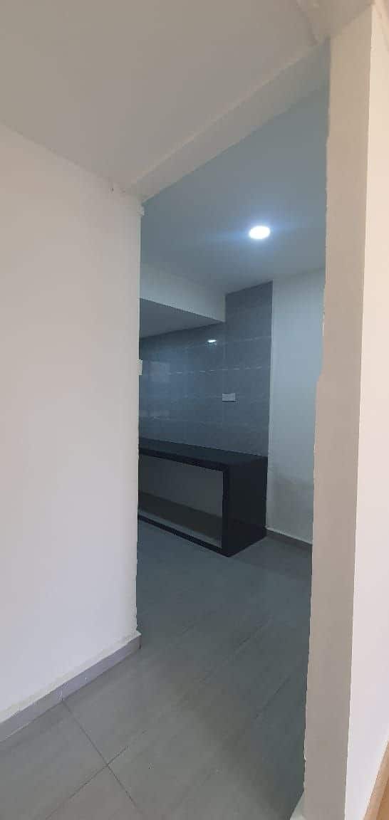 Ground Floor Air Biru 12