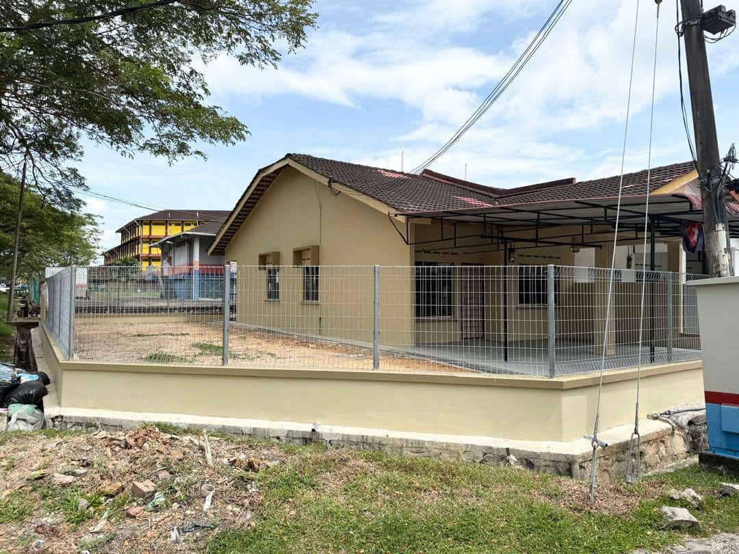 Single Storey Corner Jalan Jambu, Kota Masai 2