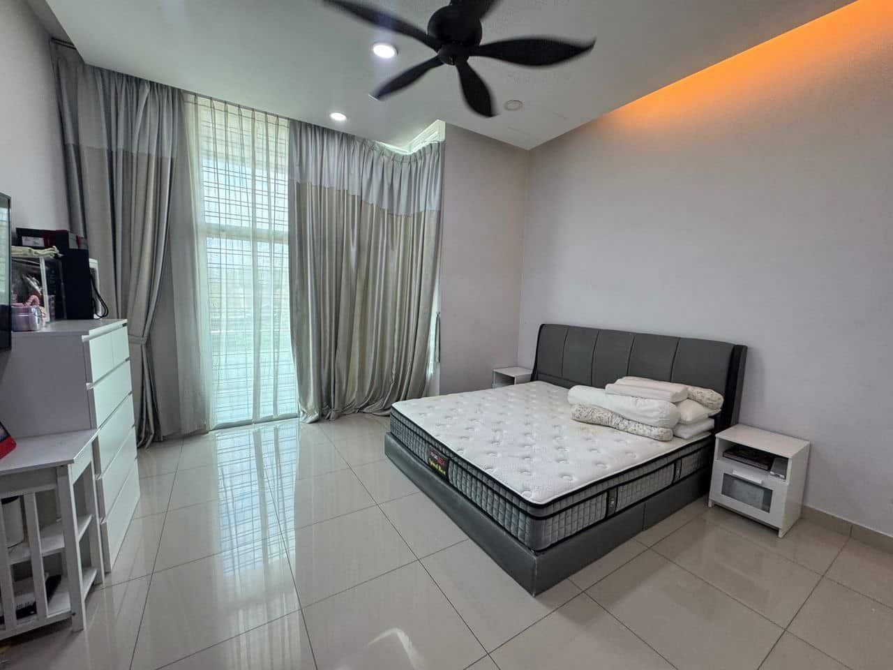 Double Storey Terrace House Austin Residence 6