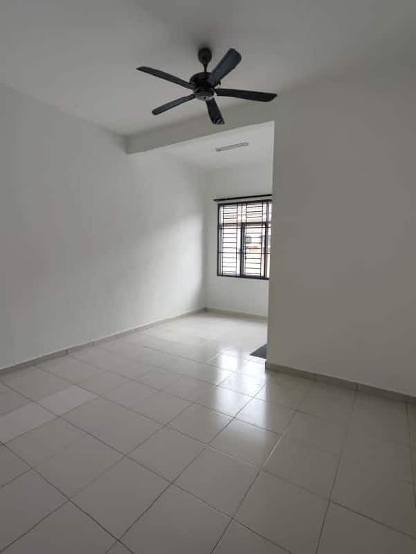 Double Storey terrace House IOI Bandar Putra 4