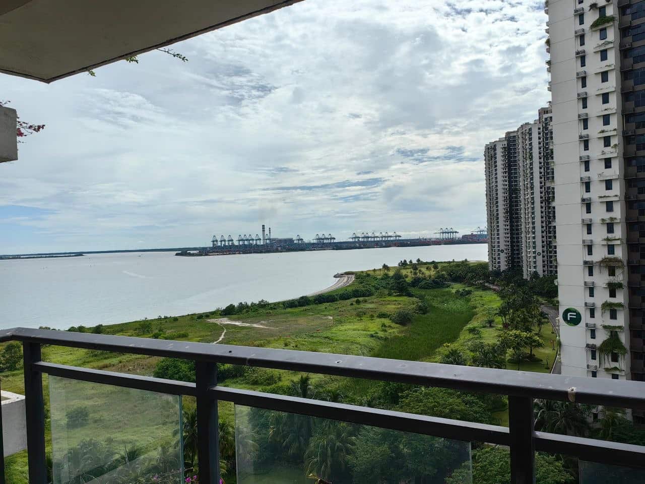 Condo Forest City 10