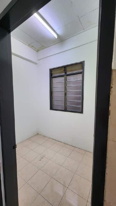 Lavender Park Shoplot Apartment Tmn Sri Putri 8
