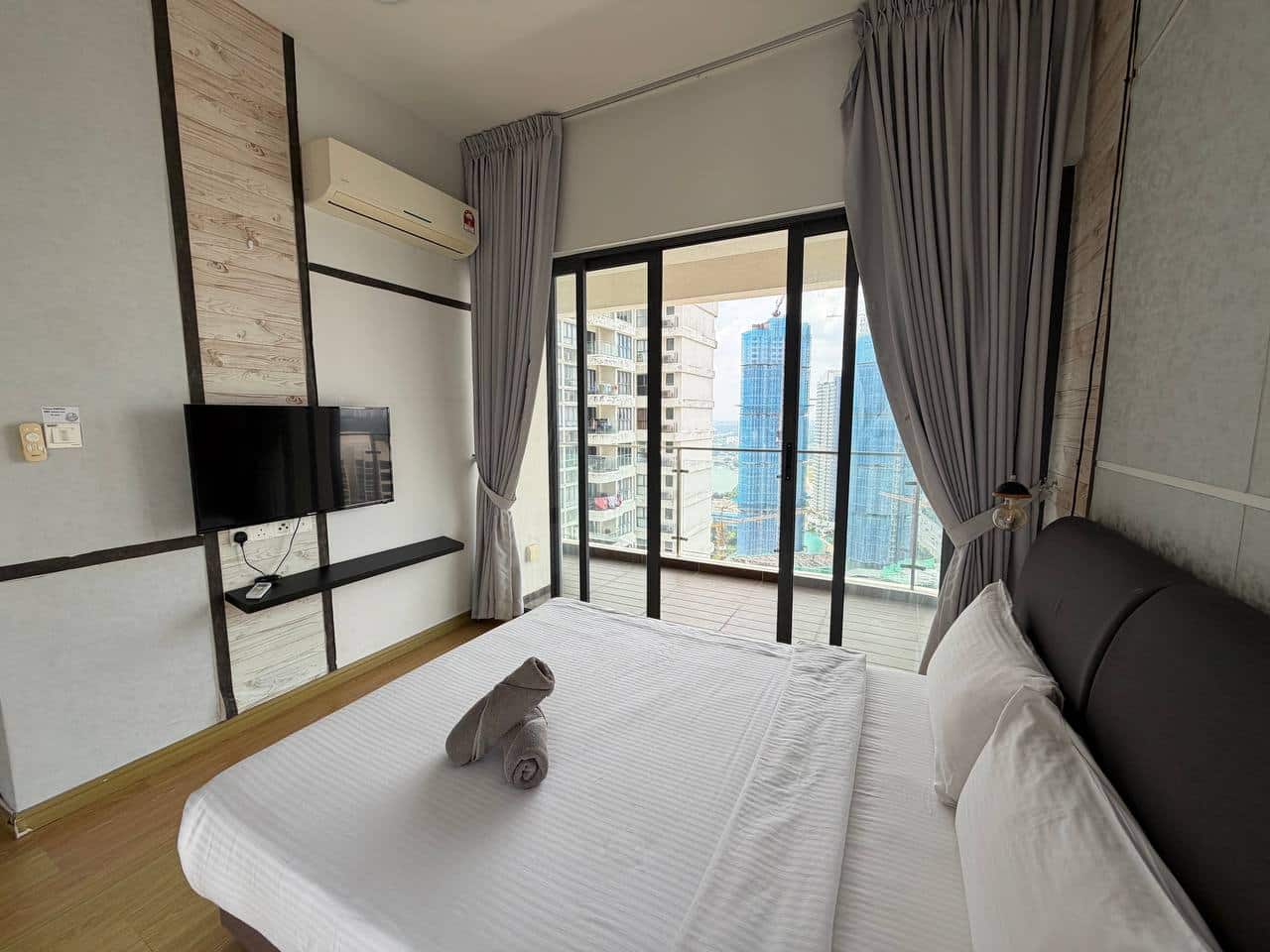 Royal Strand Unit Country Garden Danga Bay 5