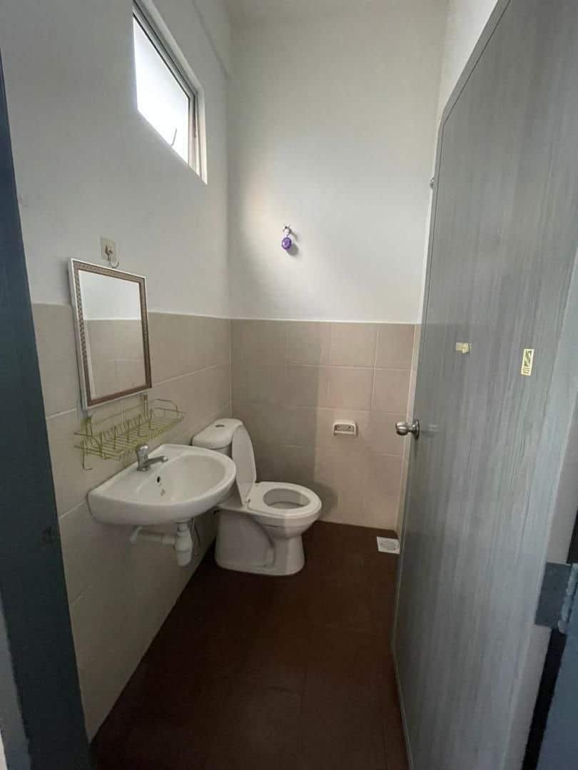 Triple Storey Terrace Taman Pulai Mutiara 2 9