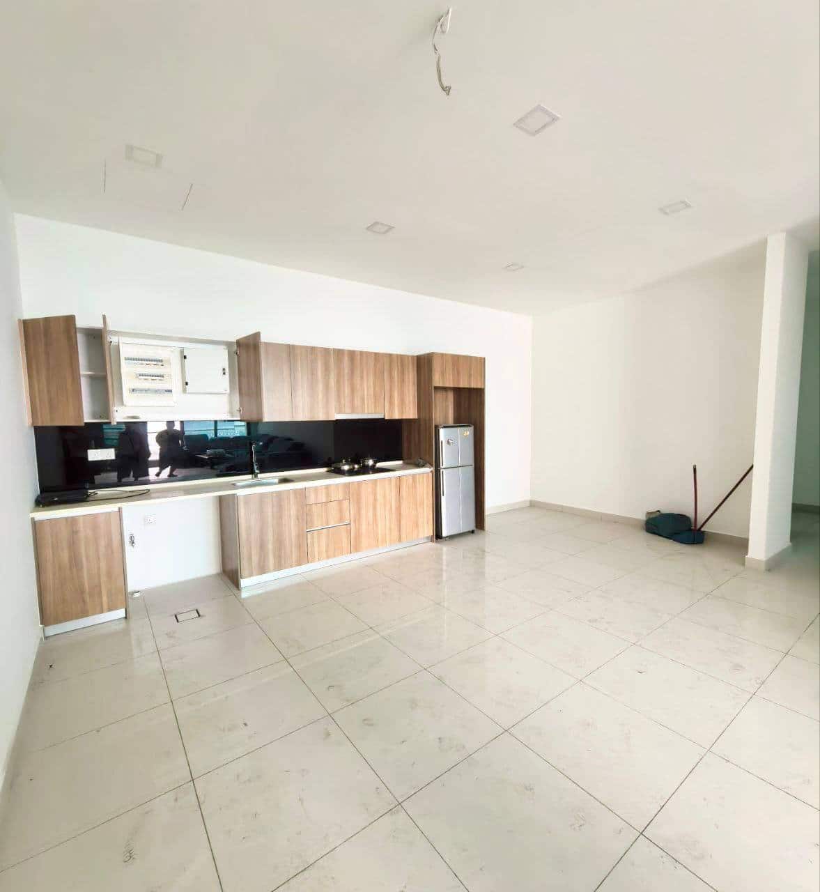 Service Apartment Green Haven 8