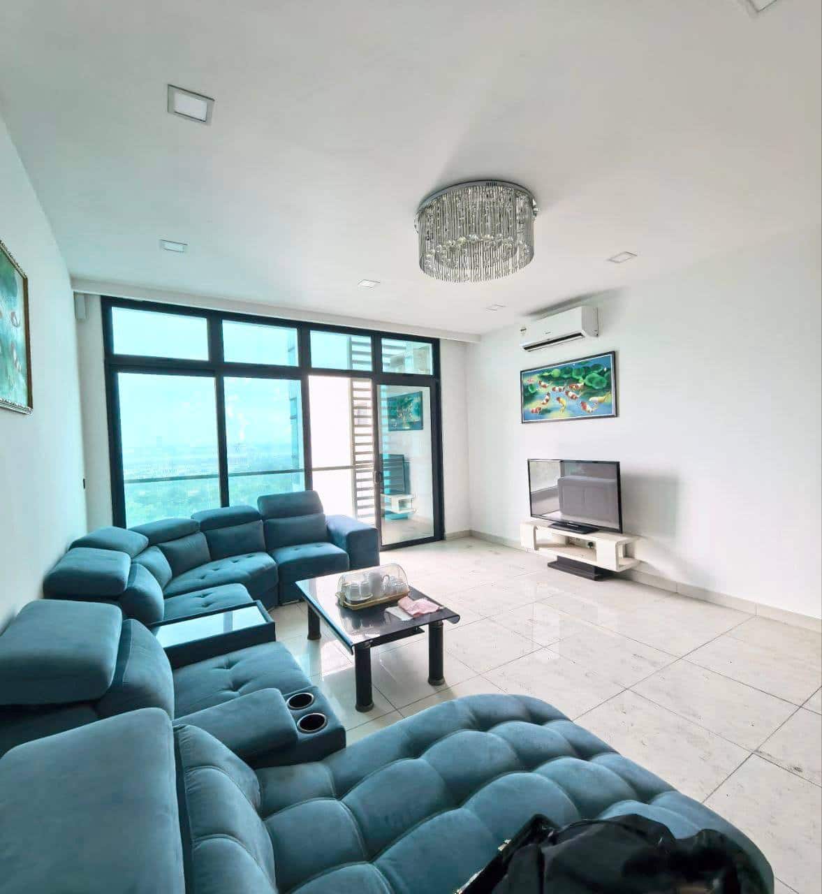 Service Apartment Green Haven 10