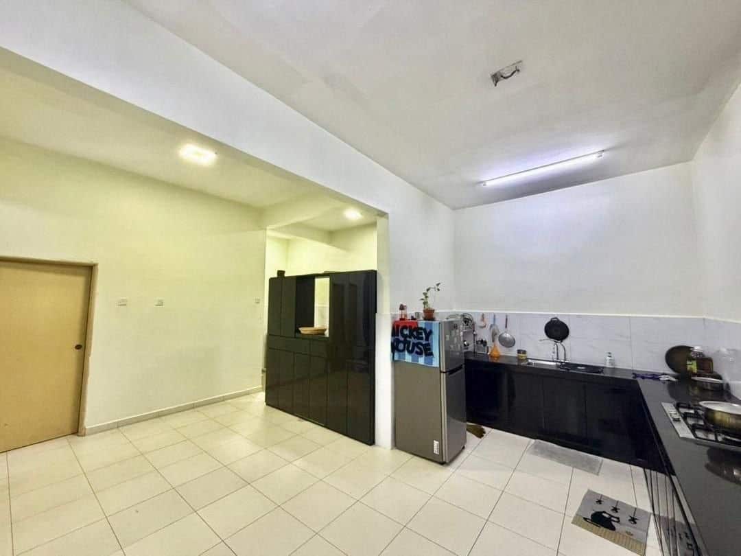 Semi-D Double Storey Cluster House Taman Scientex 5