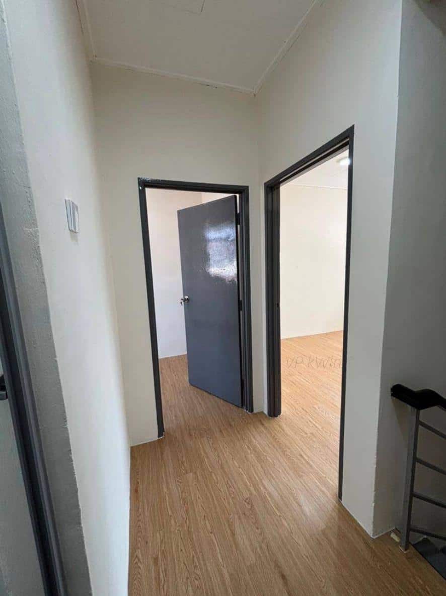 Double Storey Medium Low Cost Terrace House Jalan Cengal 1x, Bandar Putra 3