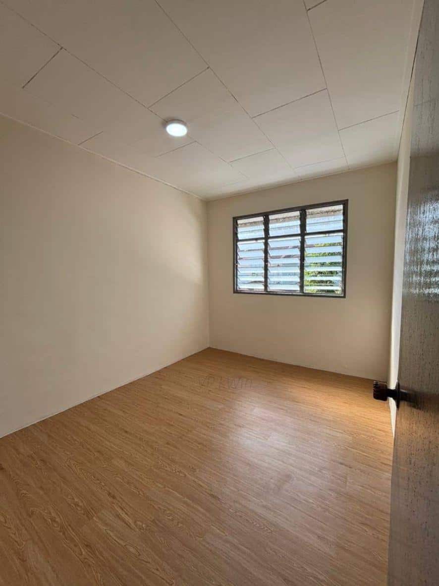 Double Storey Medium Low Cost Terrace House Jalan Cengal 1x, Bandar Putra 4