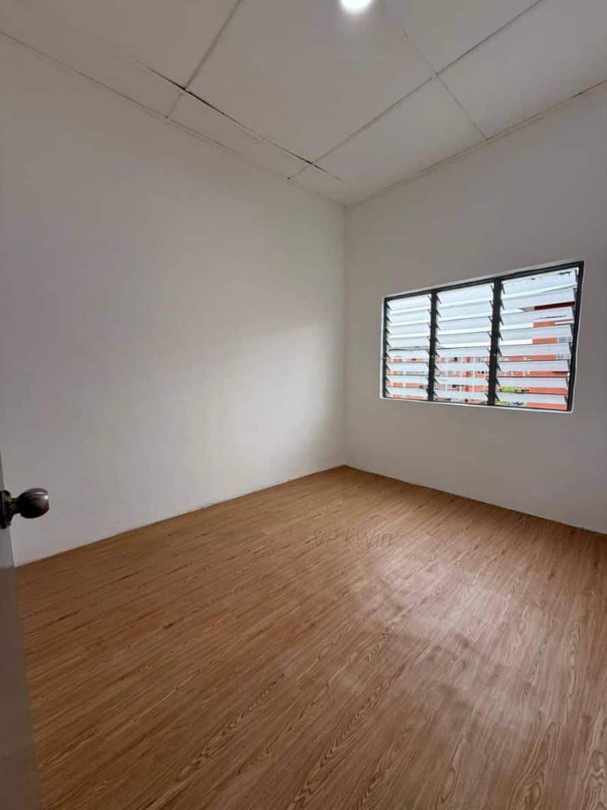 Low Cost Flat Taman Pulai Utama 7