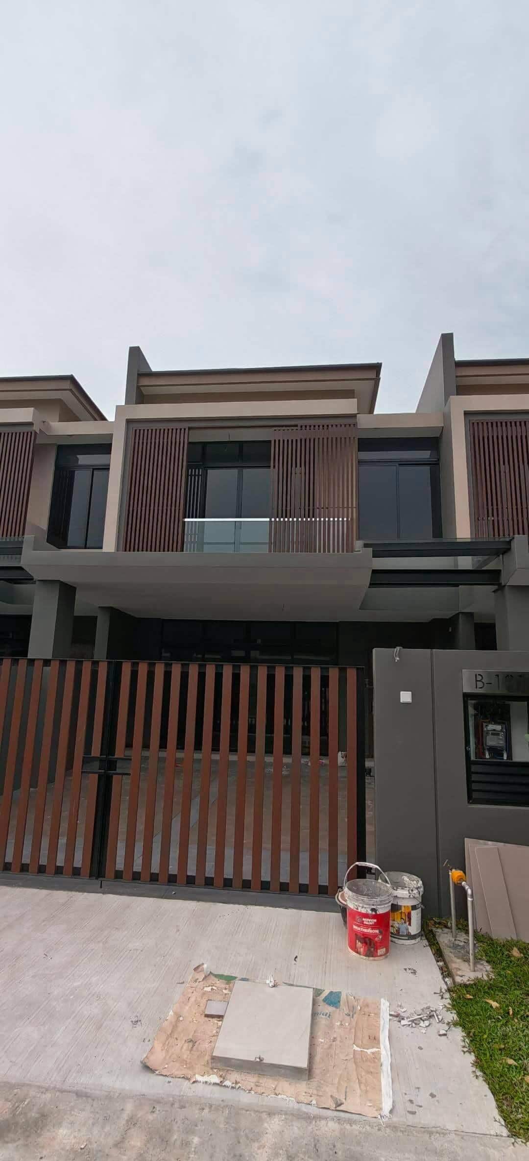 Double Storey Superlink Aurora Sentral Resort Villas 3