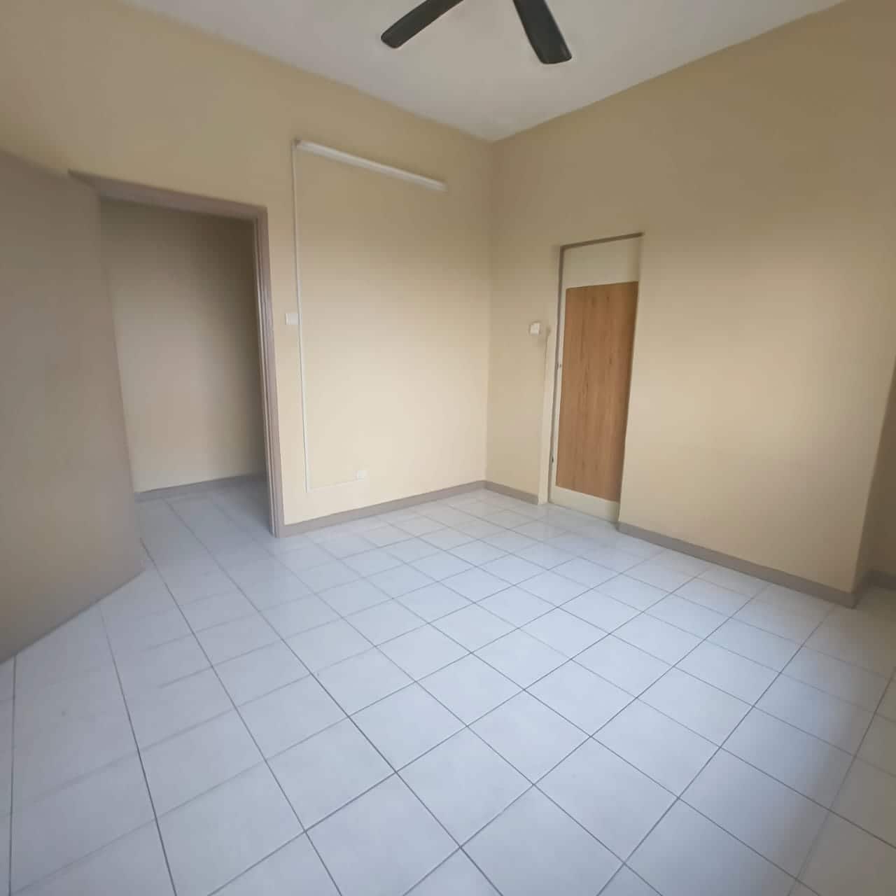 Condominium Larkin Utama 6