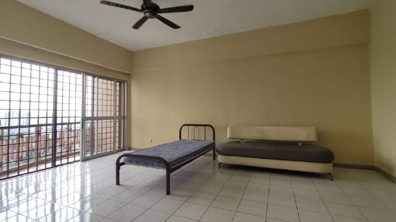 Condominium Larkin Utama 3