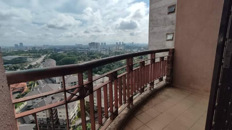 Condominium Larkin Utama 4