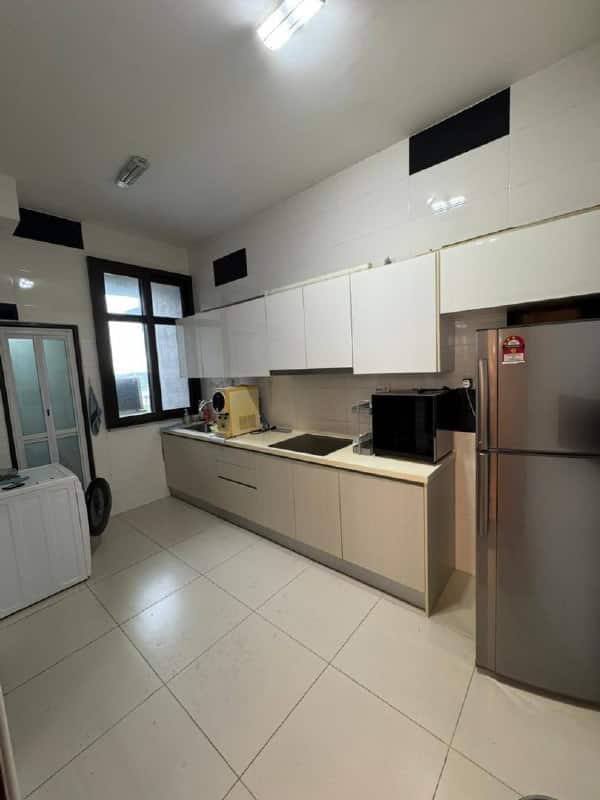 Condo Taman Kempas Utama 8