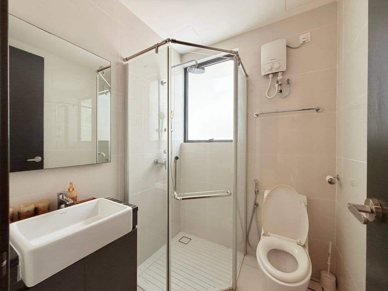 Condo Baypoint Country Garden Danga Bay 9