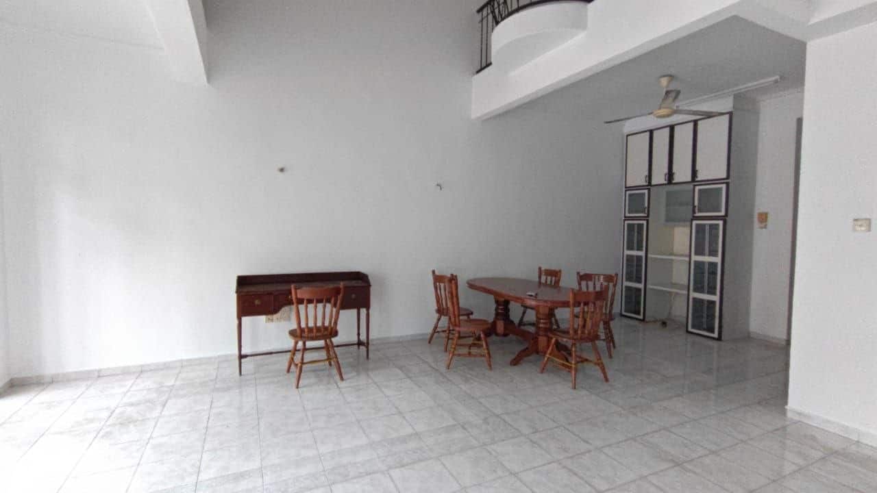 Double Storey Terrace House Taman Sutera Jalan Sutera Kuning (Perling) 3