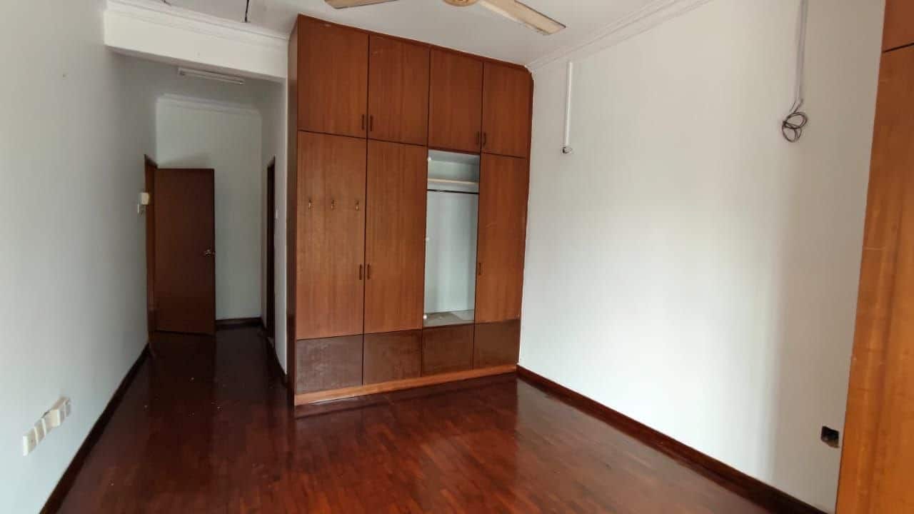 Double Storey Terrace House Taman Sutera Jalan Sutera Kuning (Perling) 4