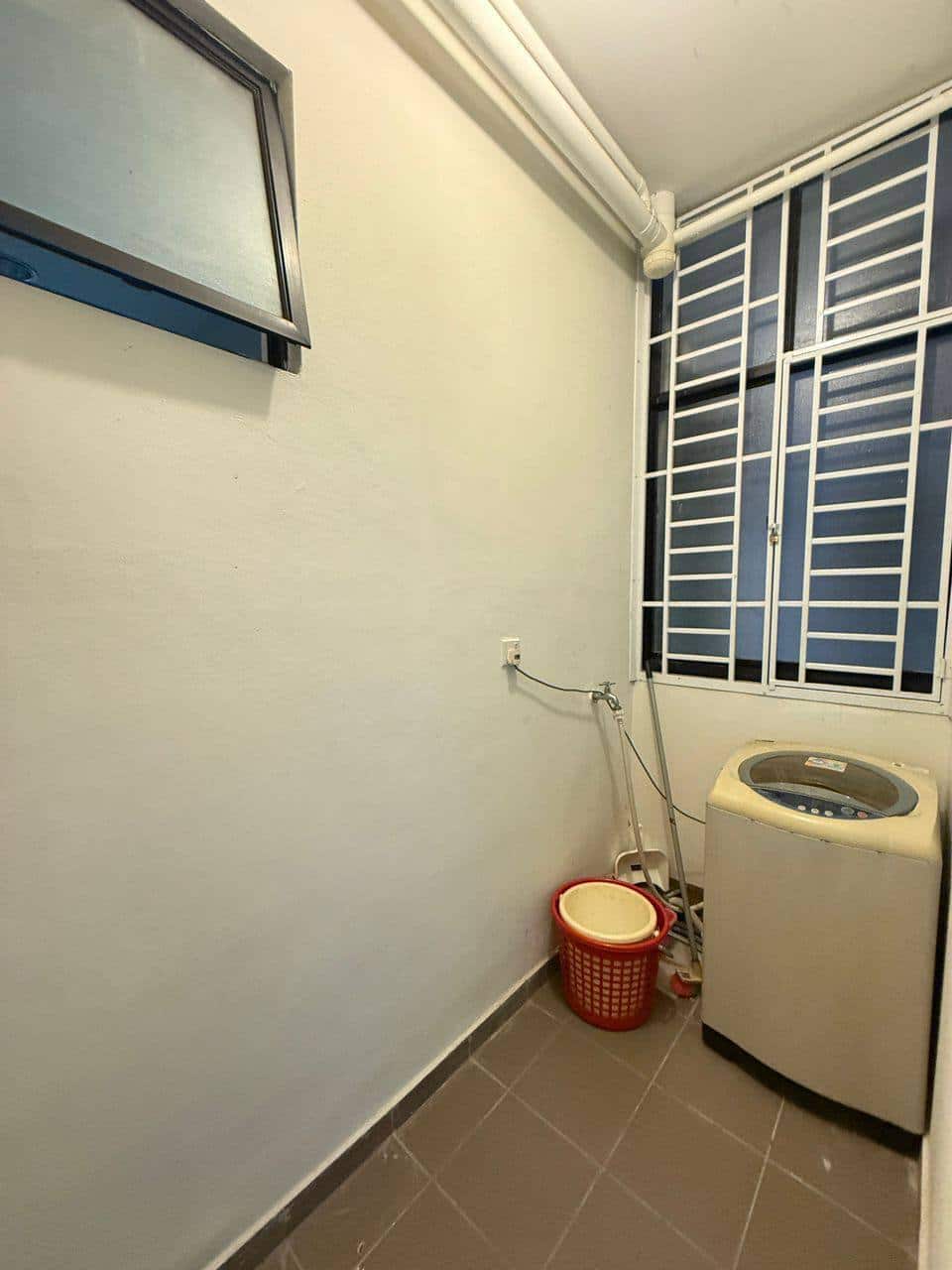Condominium Tampoi 8