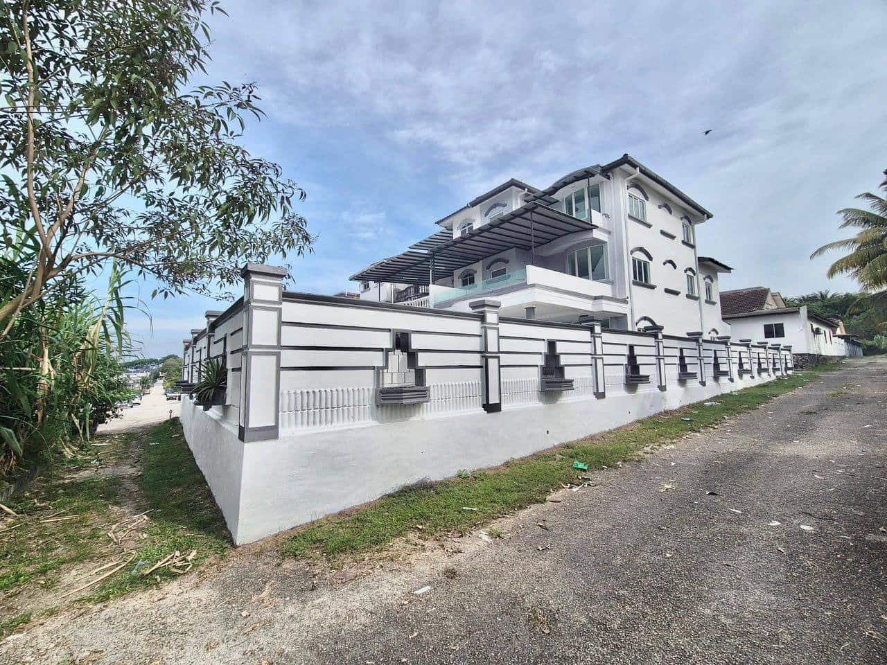 2.5 Storey Terrace Taman Pulai Utama 6