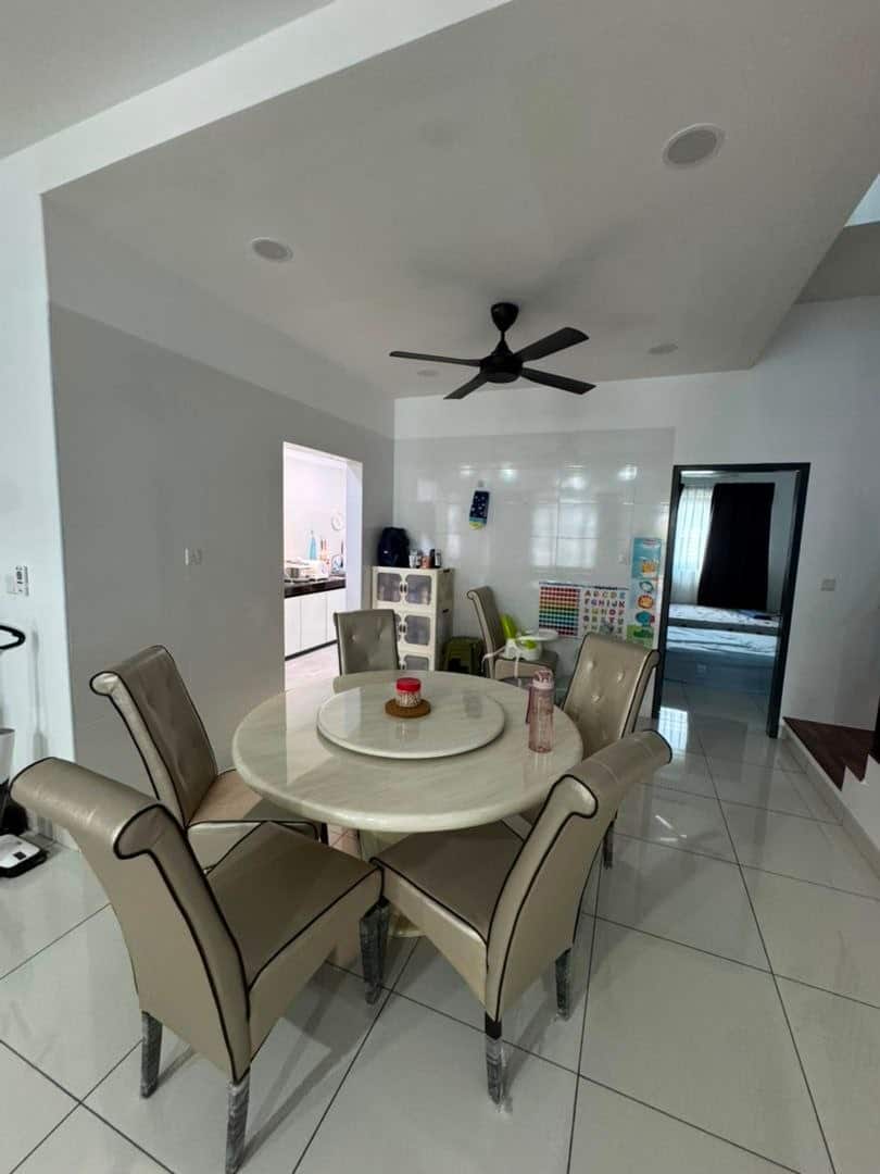 Double Storey Terrace House Glenmarie 10