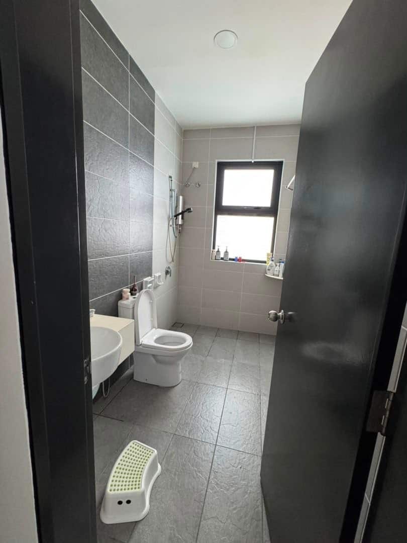 Double Storey Terrace House Glenmarie 11