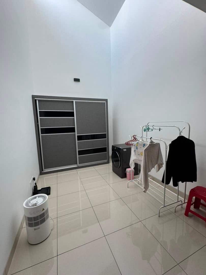 Double Storey Terrace House Glenmarie 12