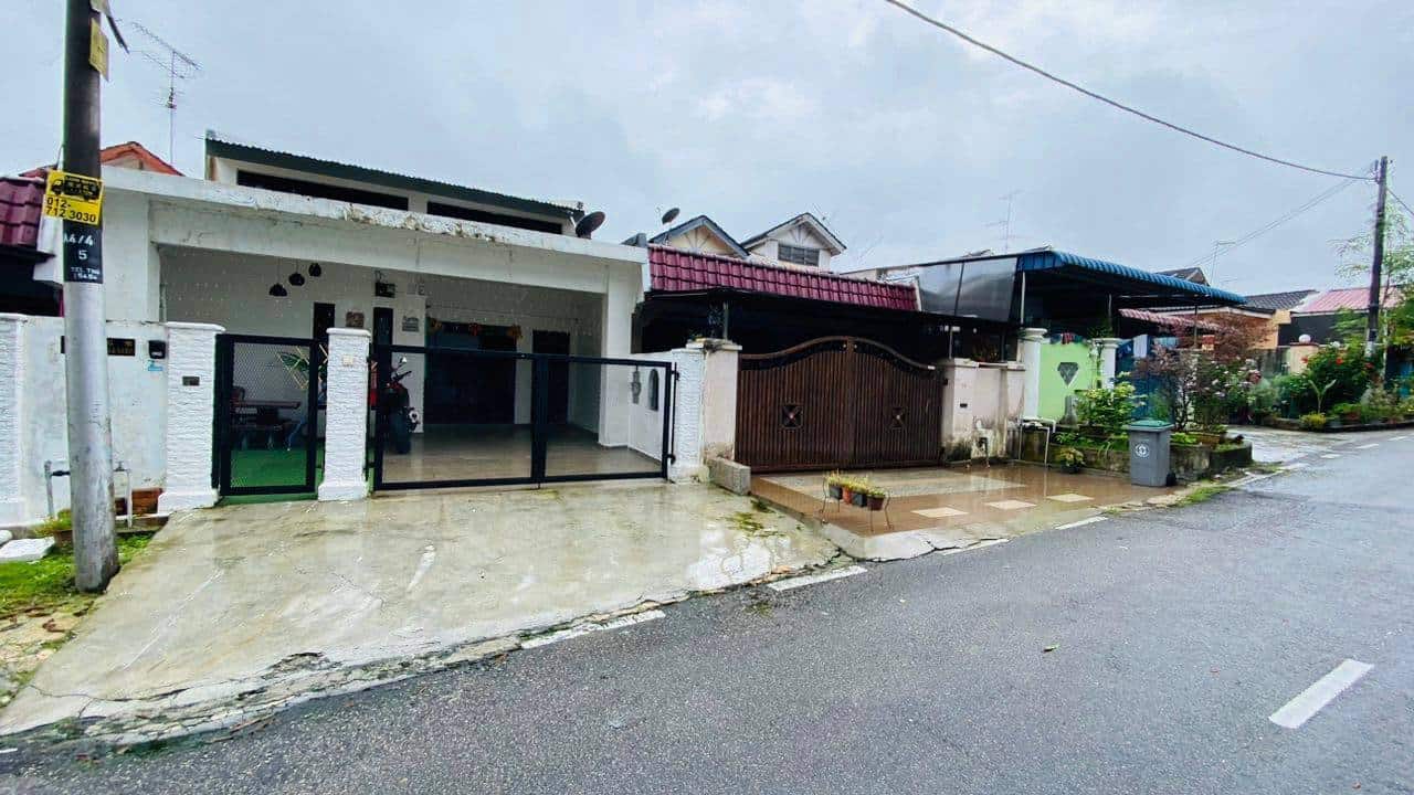 2.5 STOREY TERRACE Kangkar Pulai 6
