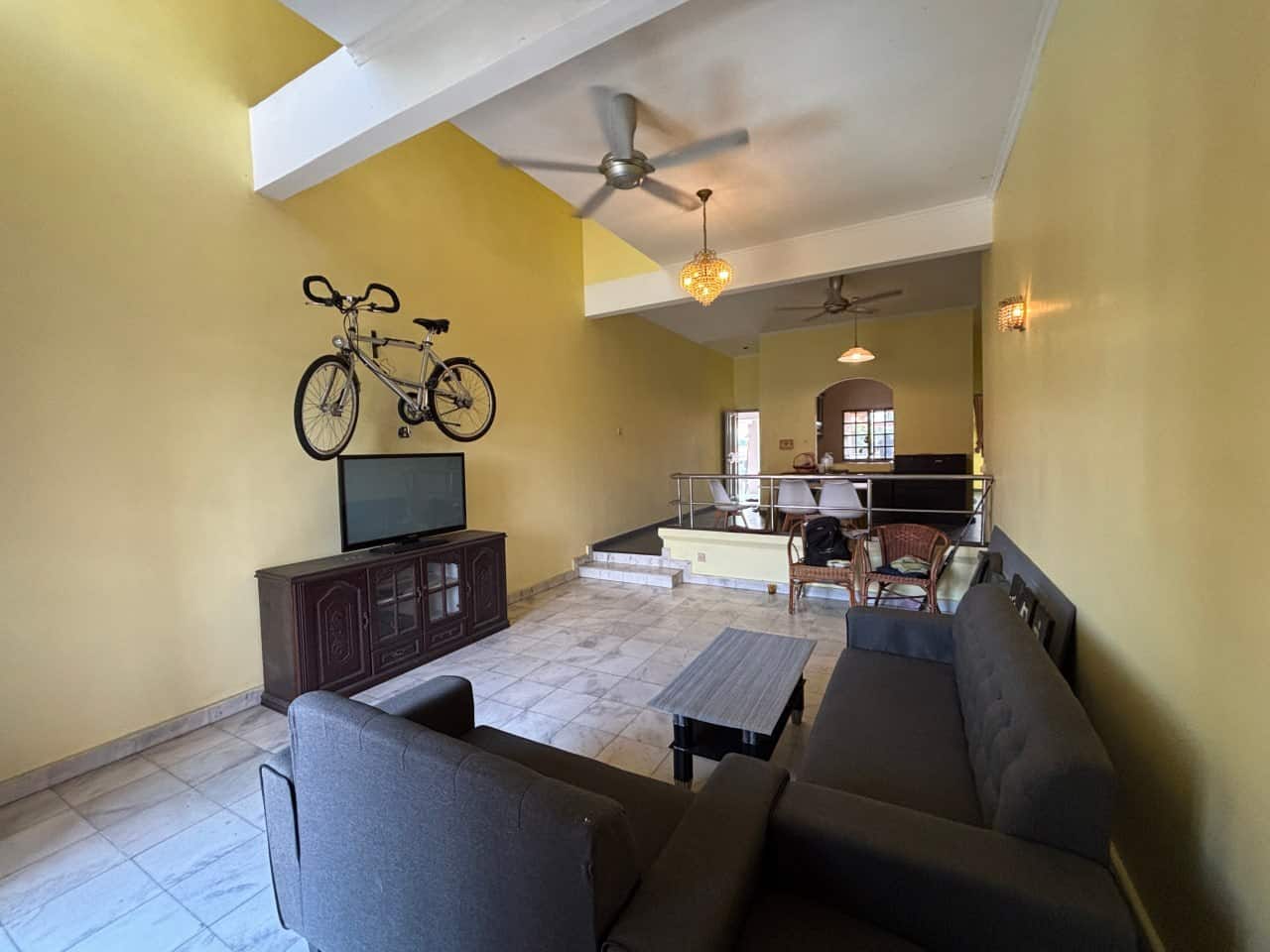 Condominium Frinza Court 3
