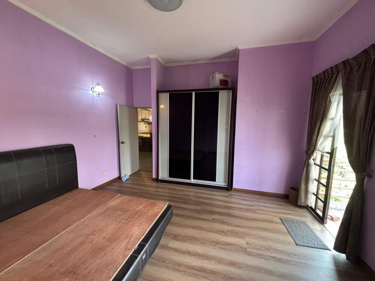 Condominium Frinza Court 8