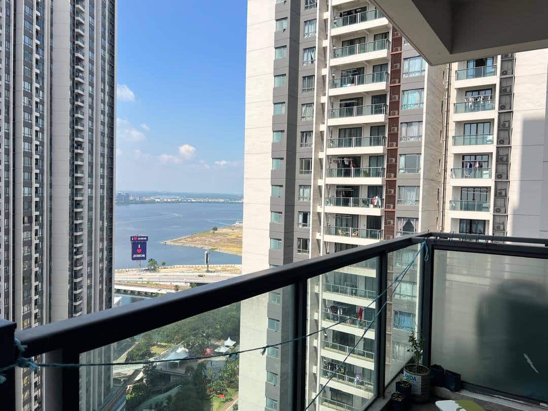 Condominium R&F Princess Cove 1