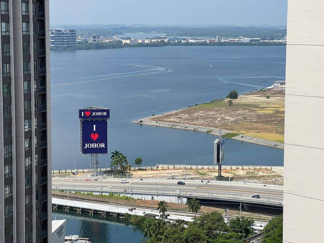 Condominium R&F Princess Cove 10