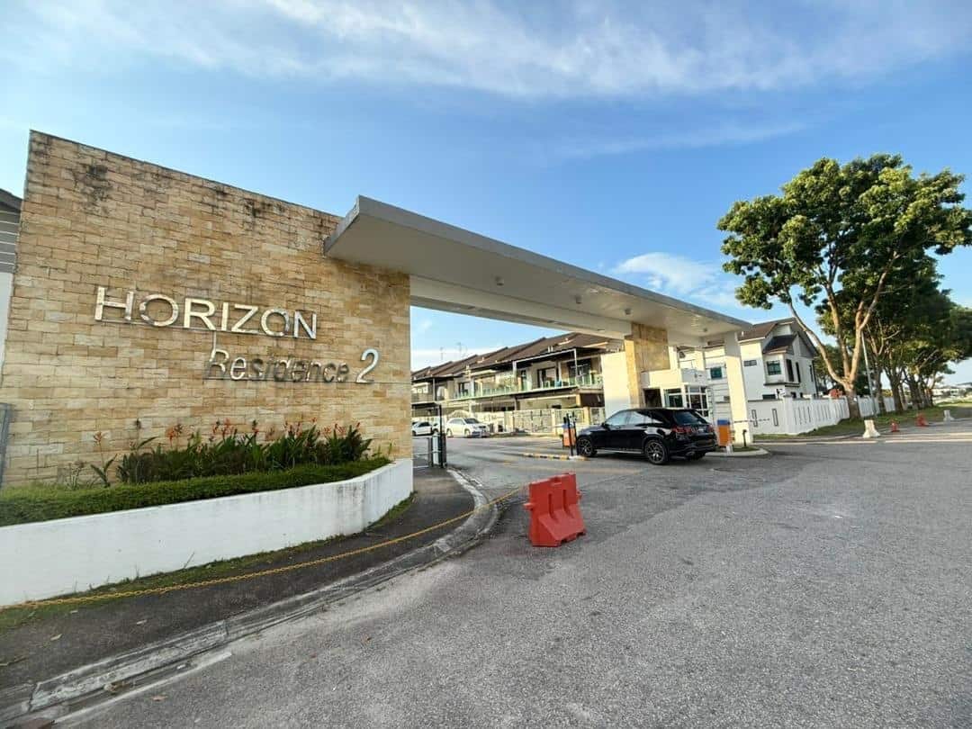 Double storey super link terrace Bukit Indah 1