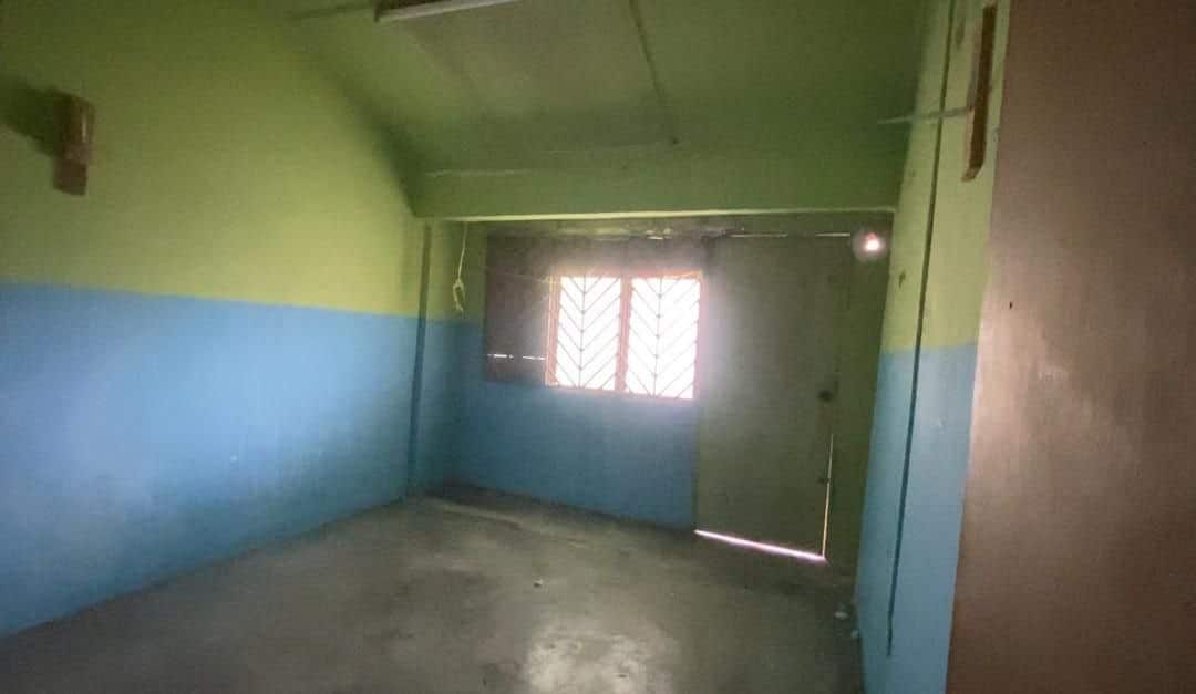 Double Storey Low Cost Kota Puteri 6