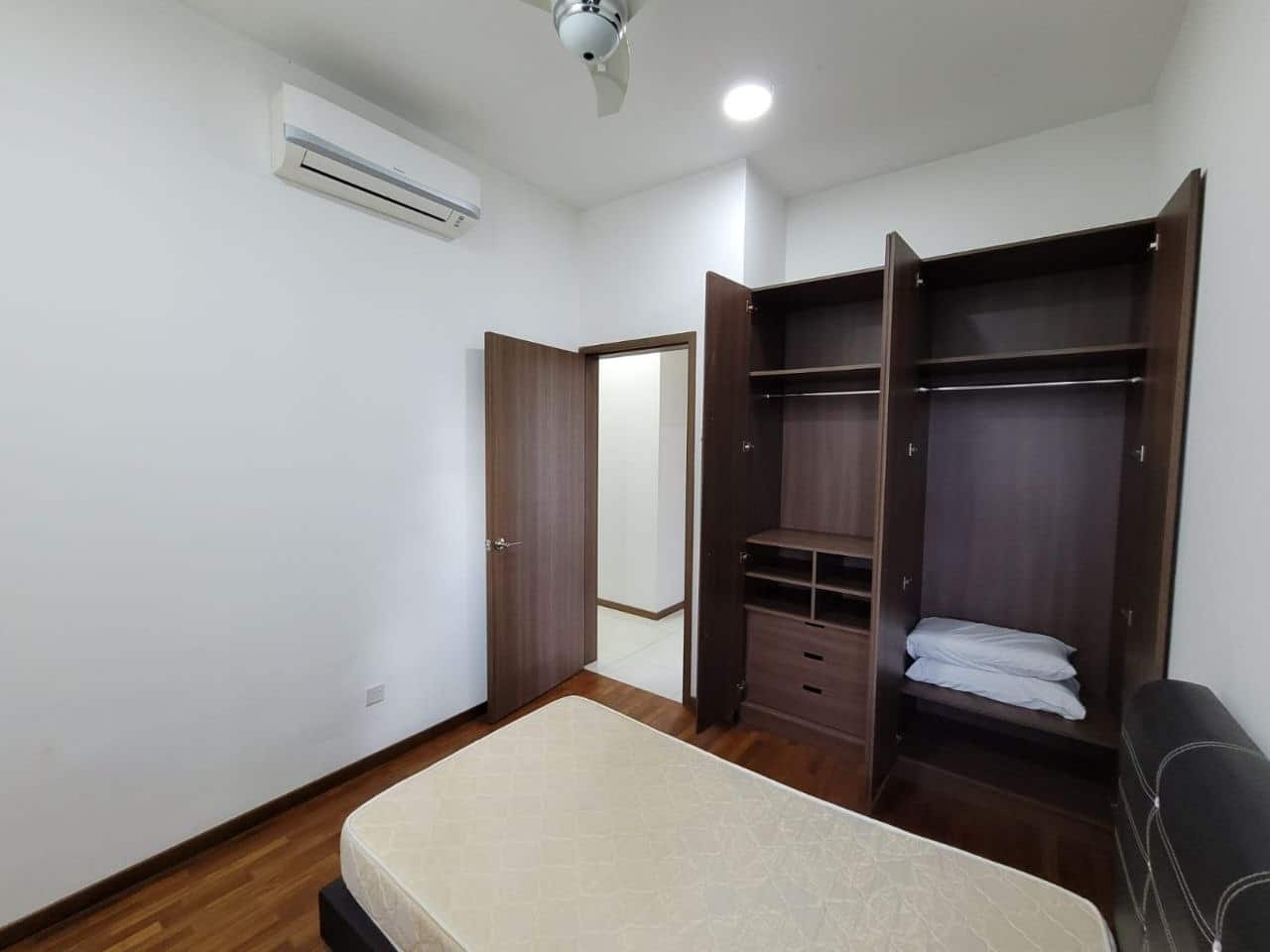 Apartment Crescent Bay Suites 6